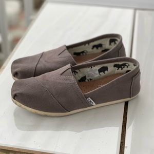 TOM’S slip on shoes